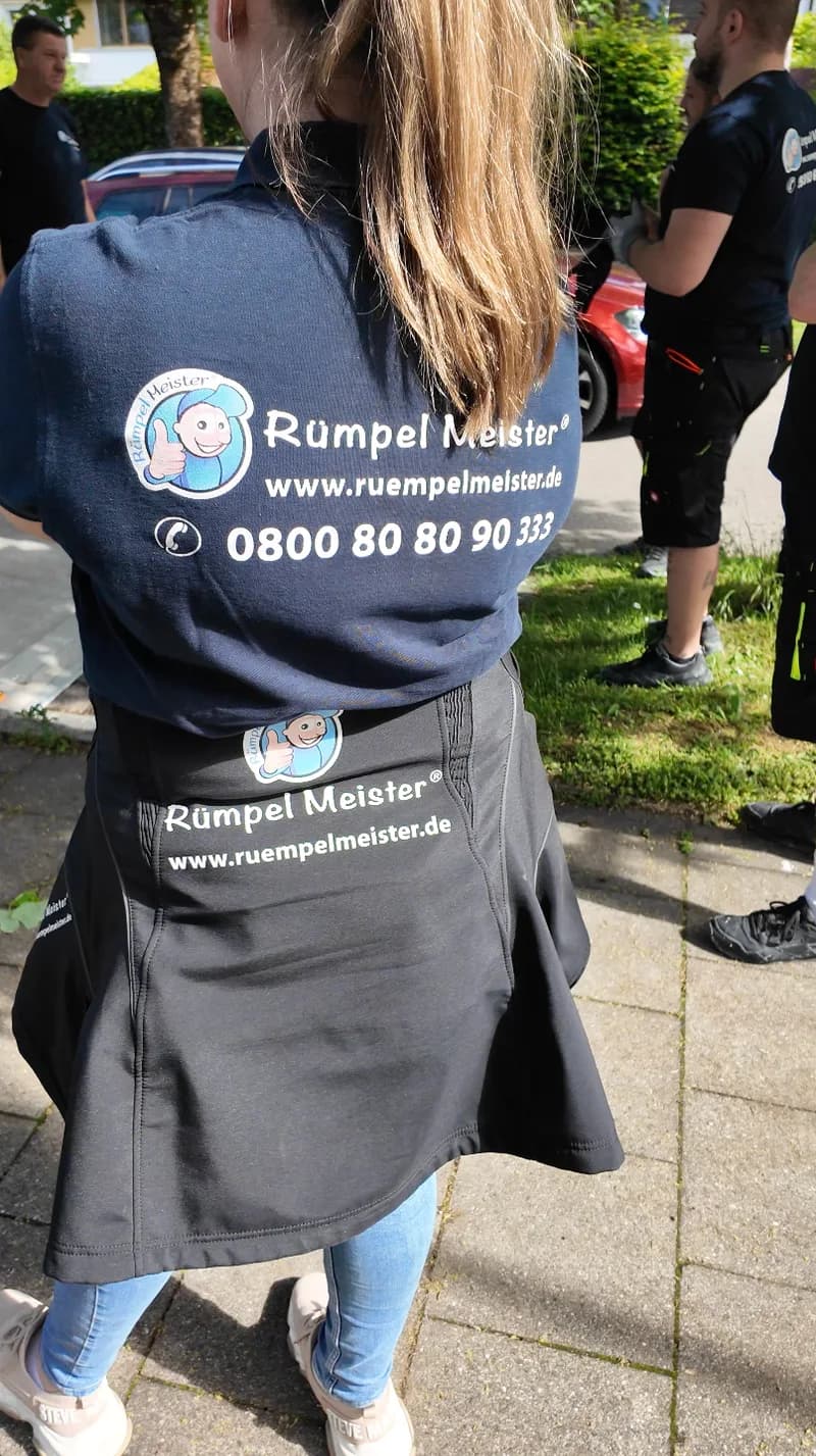 Rümpel Meister Teamkleidung mit Logo