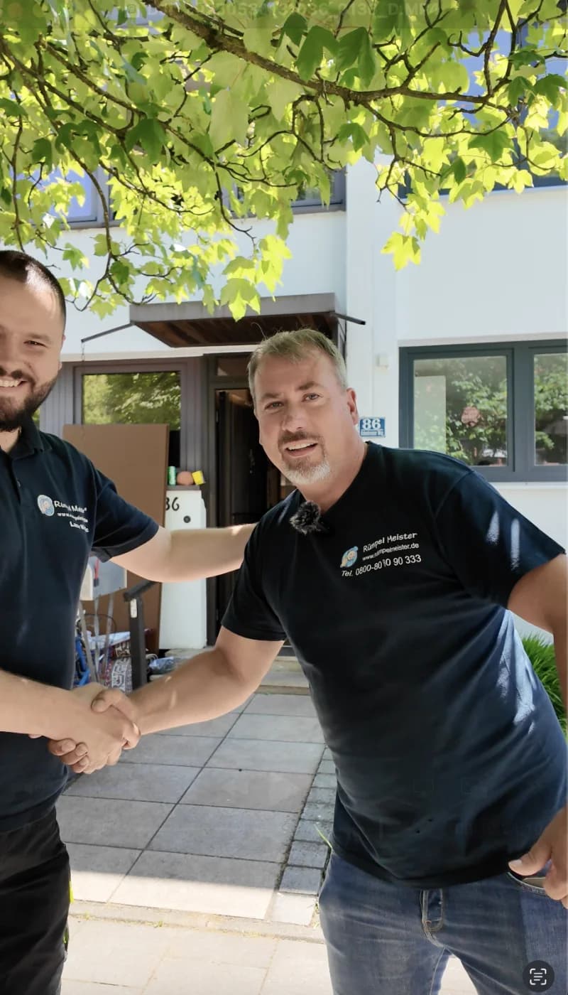 Rümpel Meister Team mit lokalen Partnern in Hanau